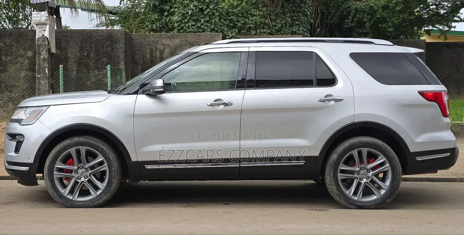 Ford Explorer Base 4dr FWD (3.5L 6cyl 6A) 2017 Gris