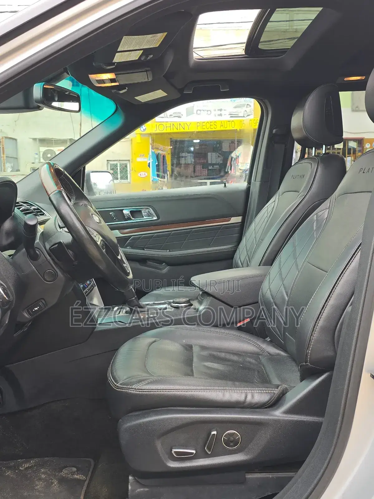 Ford Explorer Base 4dr FWD (3.5L 6cyl 6A) 2017 Gris