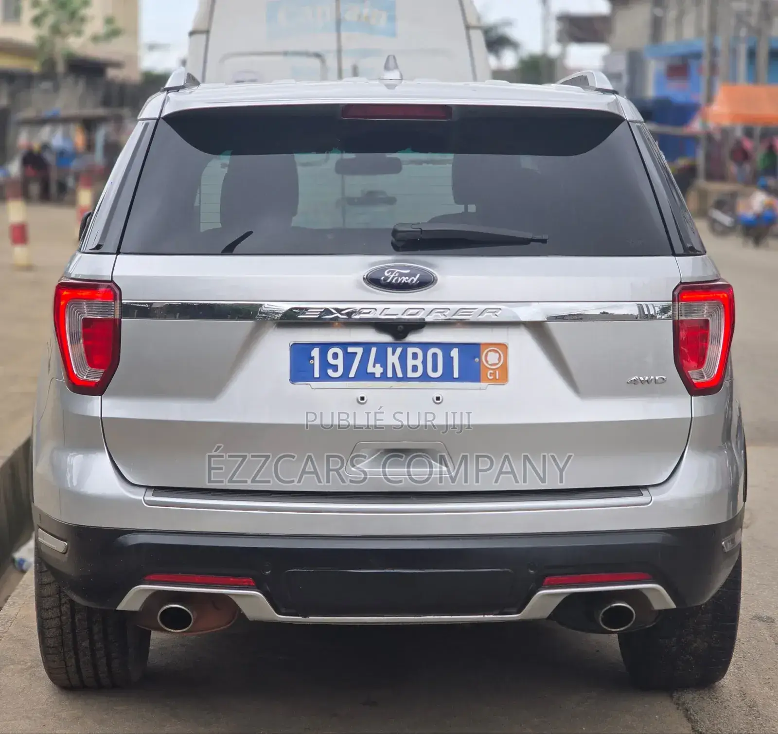 Ford Explorer Base 4dr FWD (3.5L 6cyl 6A) 2017 Gris