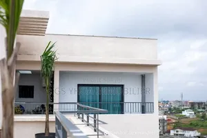 20chbre Blocs d'appartements dans Cocody à Vendre