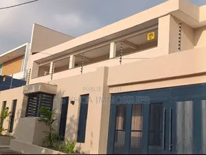 5chbre Villa dans Cocody à Vendre