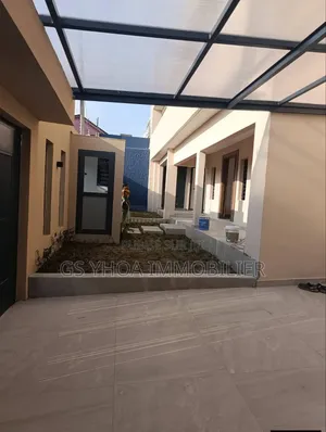 5chbre Villa dans Cocody à Vendre