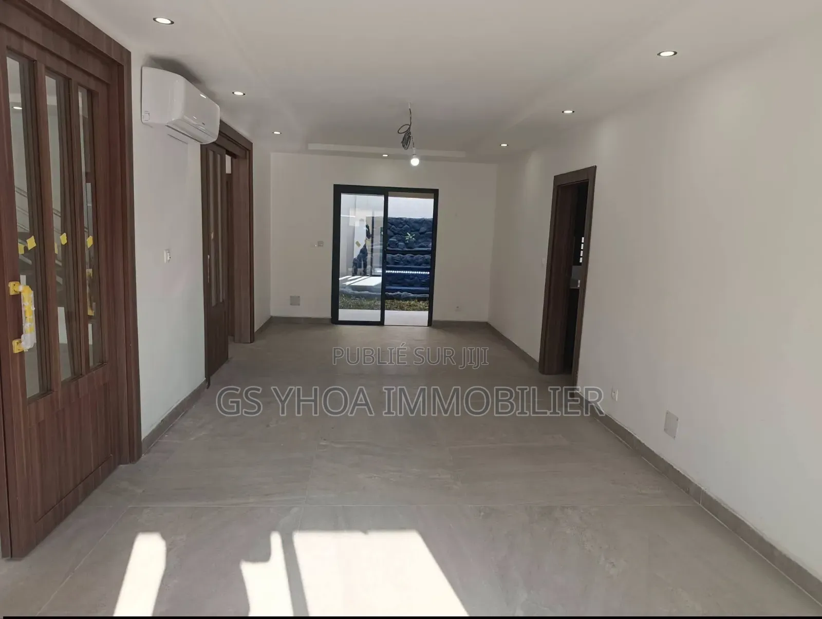 5chbre Villa dans Cocody à Vendre