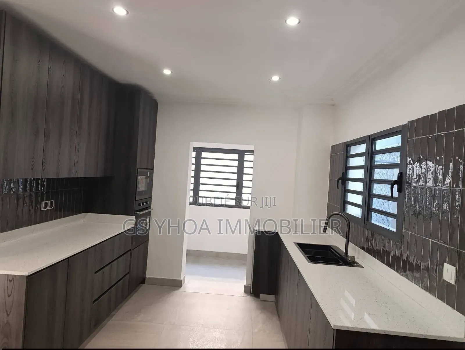 5chbre Villa dans Cocody à Vendre