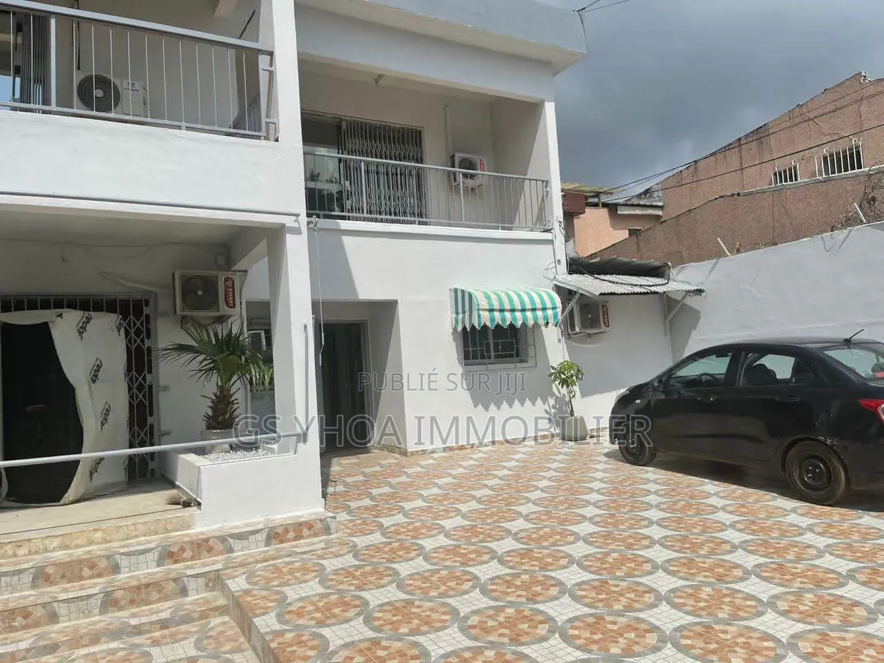 8chbre Duplex dans Deux Plateaux à Vendre
