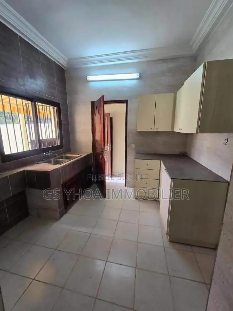 5chbre Duplex dans Cocody à Vendre