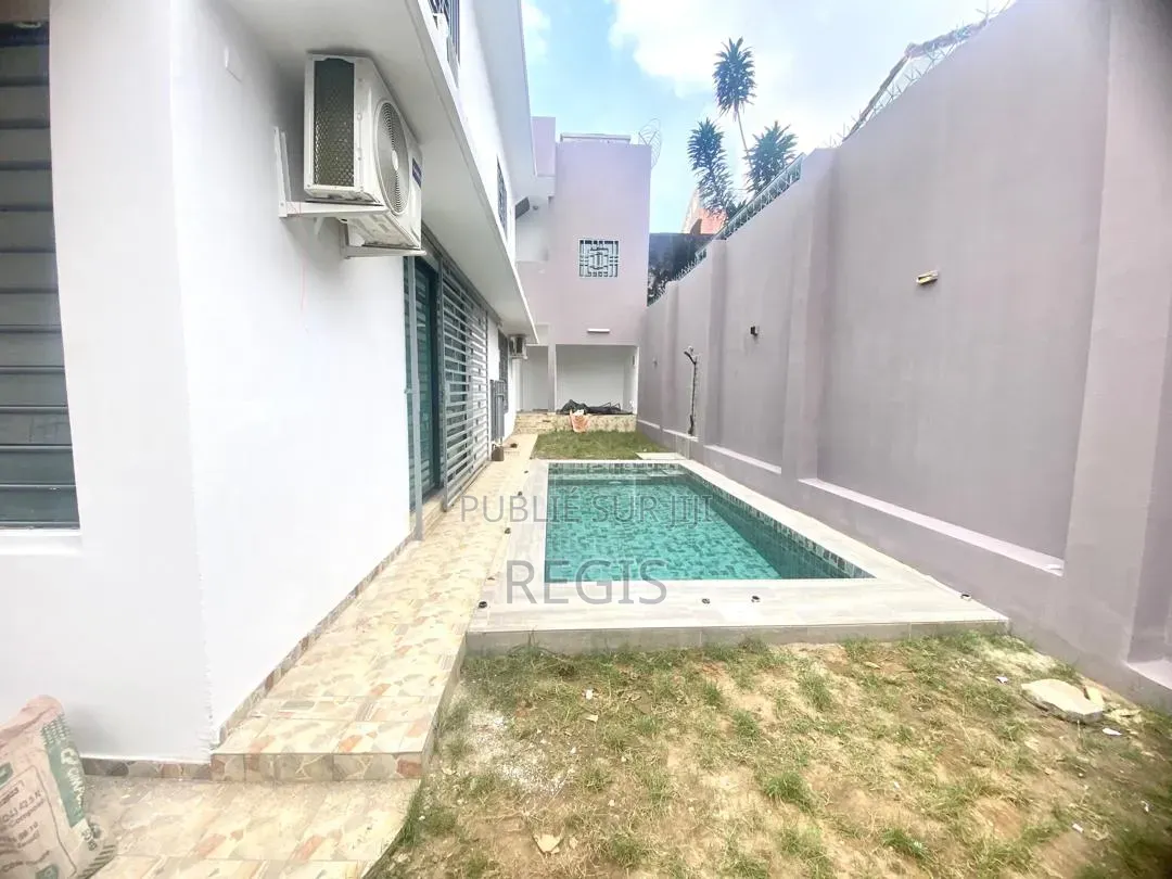 4chbre Duplex dans Location, Cocody à Louer