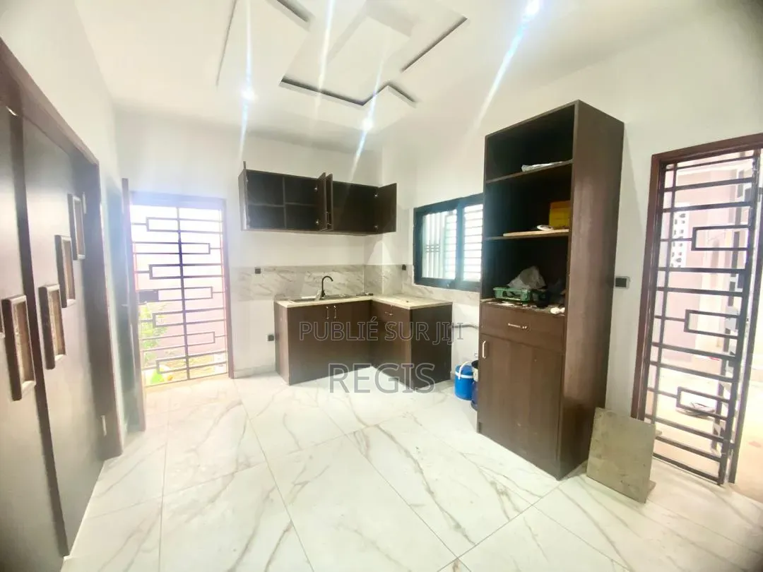 4chbre Duplex dans Location, Cocody à Louer