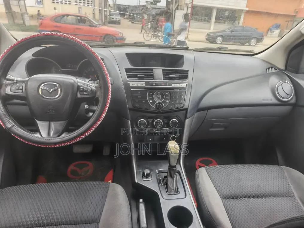 Mazda BT-50 2018 Noir