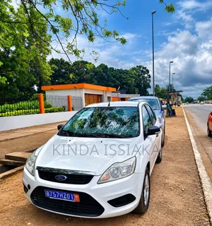 Ford Focus 2008 Blanc cassé