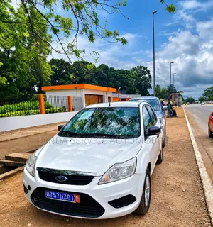 Ford Focus 2008 Blanc cassé