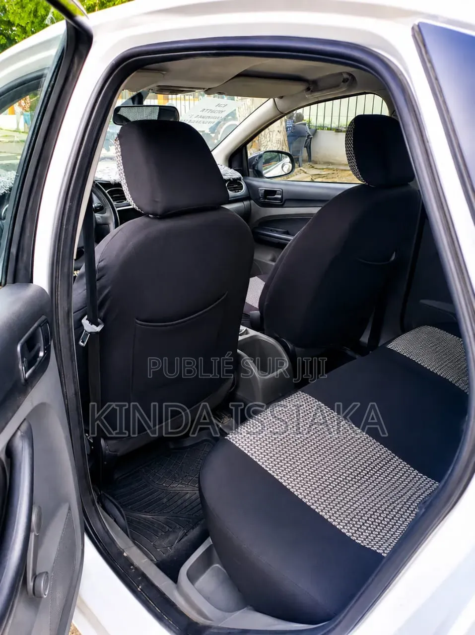 Ford Focus 2008 Blanc cassé