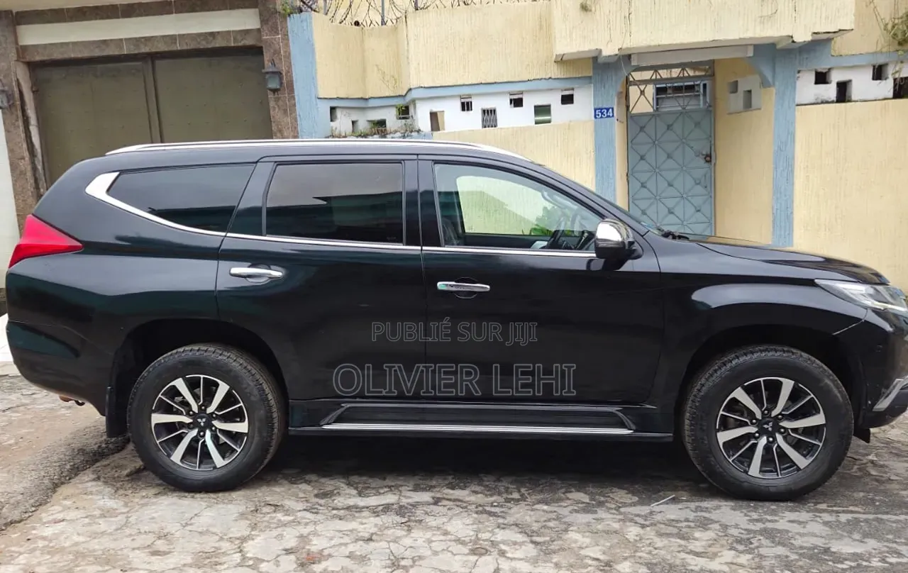 Mitsubishi Montero Sport 2020 Noir
