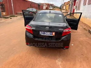 Toyota Yaris 2017 Noir
