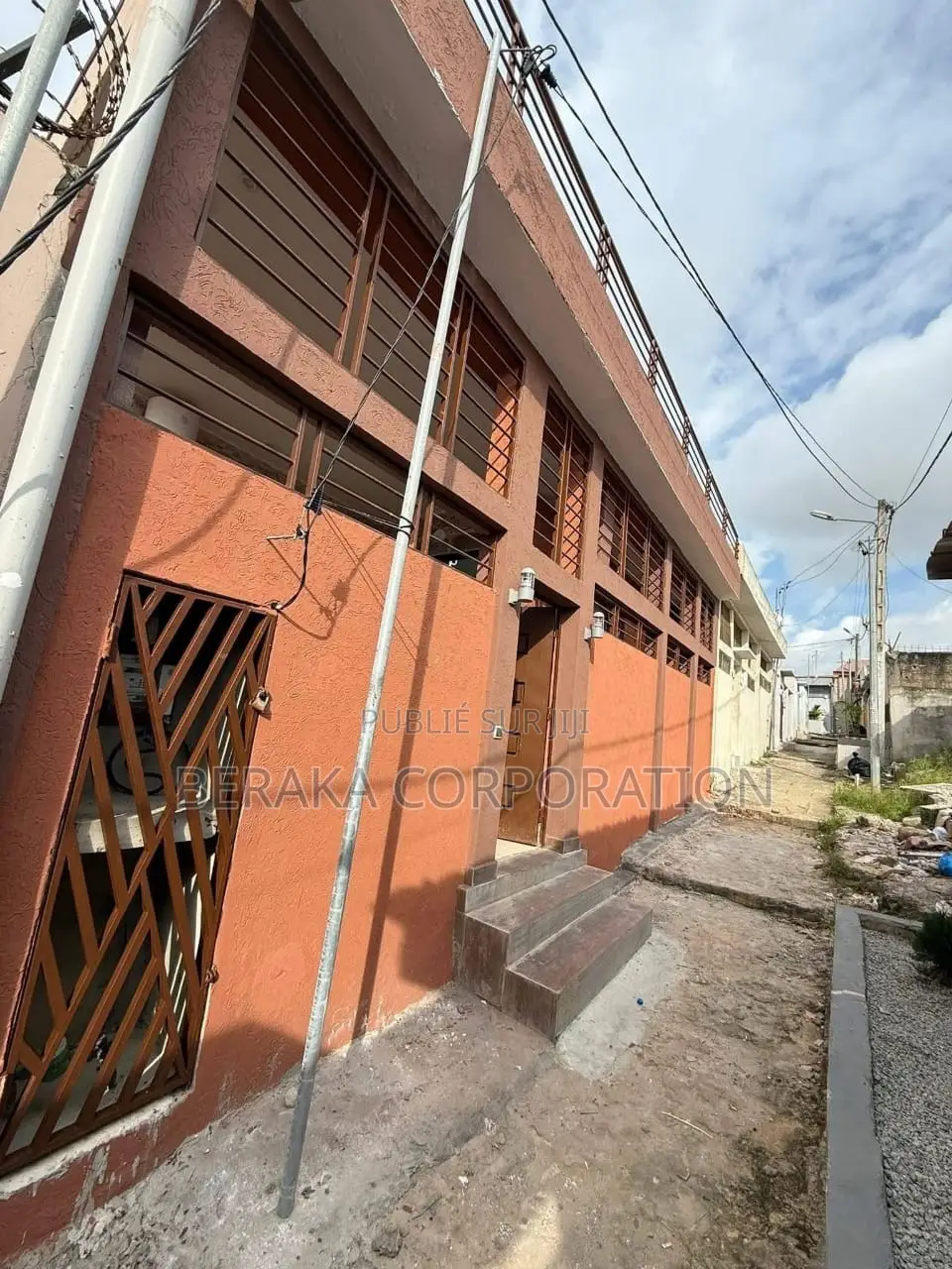 3chbre Villa dans Beraka Corporation, Bingerville à Vendre
