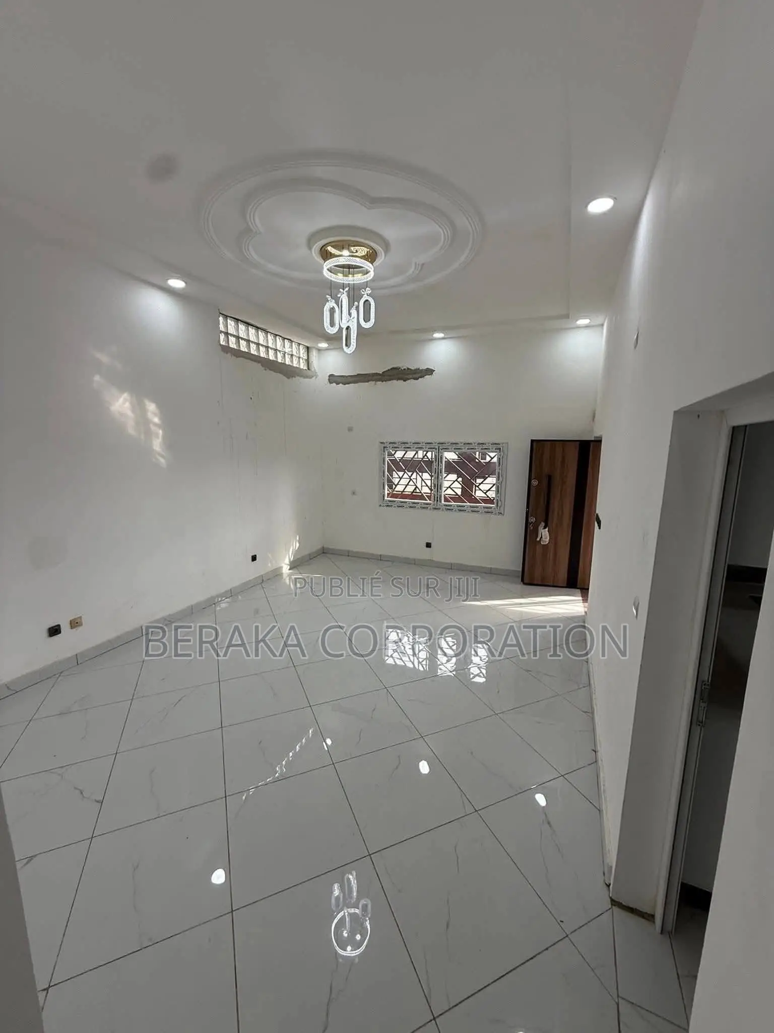 3chbre Villa dans Beraka Corporation, Bingerville à Vendre