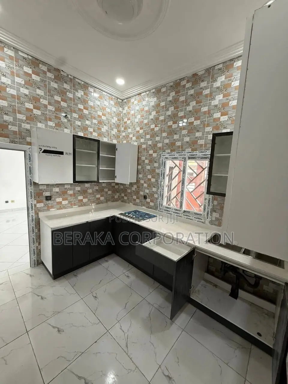 3chbre Villa dans Beraka Corporation, Bingerville à Vendre
