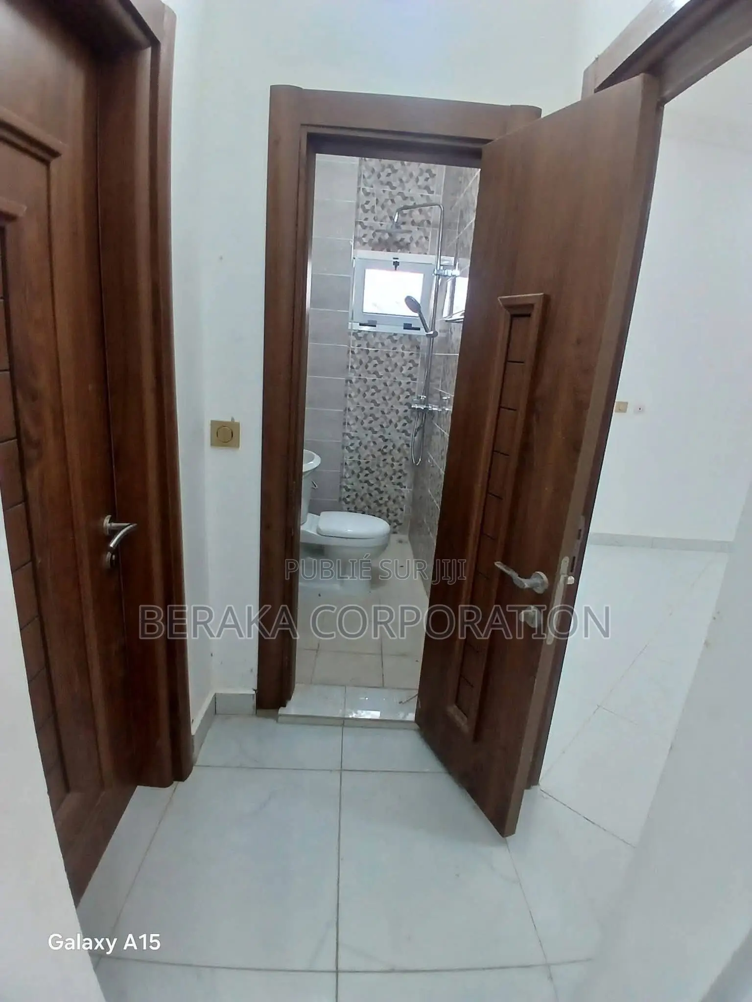 3chbre Villa dans Beraka Corporation, Bingerville à Vendre