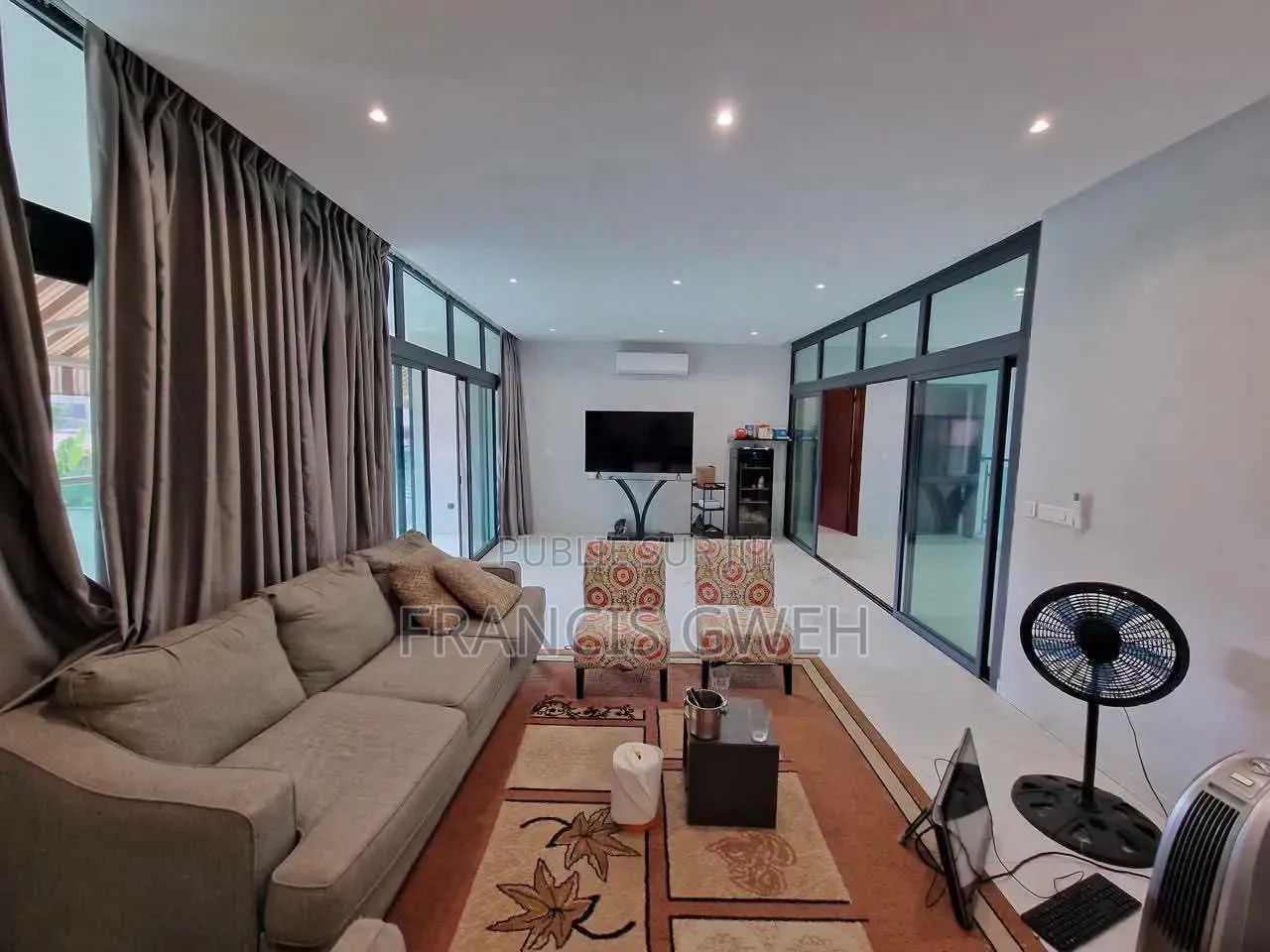 5chbre Duplex dans Francis Gweh, Cocody à Vendre