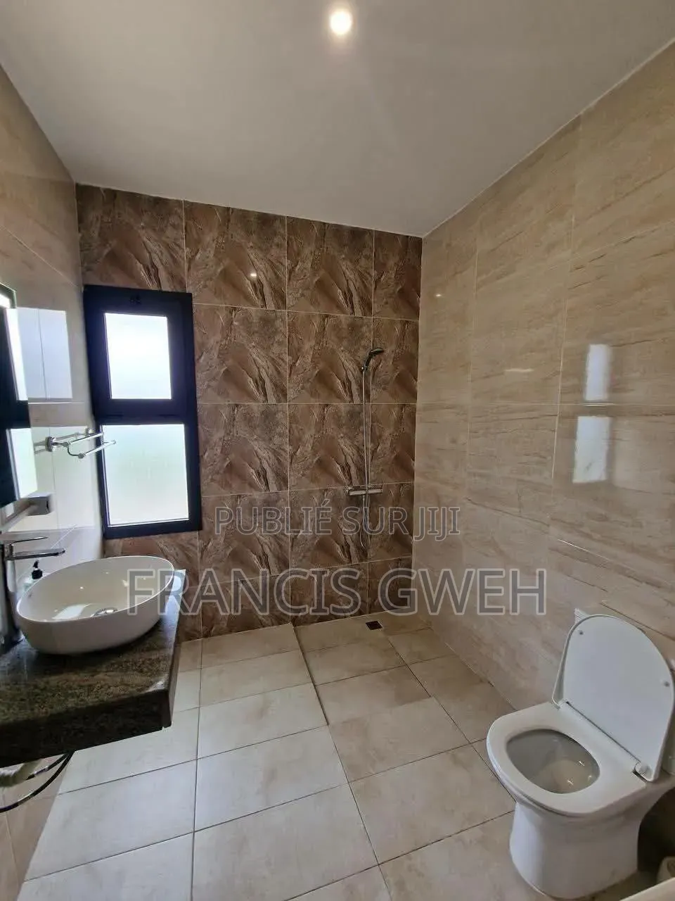 5chbre Duplex dans Francis Gweh, Cocody à Vendre