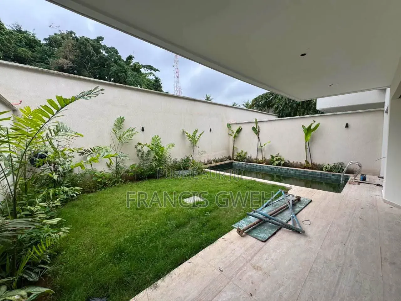 6chbre Duplex dans Francis Gweh, Cocody à Louer
