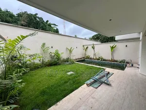 6chbre Duplex dans Francis Gweh, Cocody à Louer
