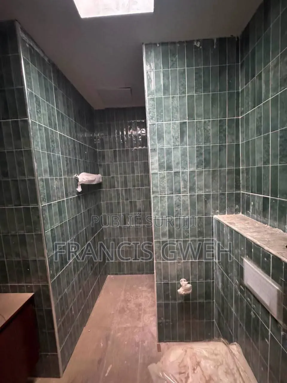 6chbre Duplex dans Francis Gweh, Cocody à Louer