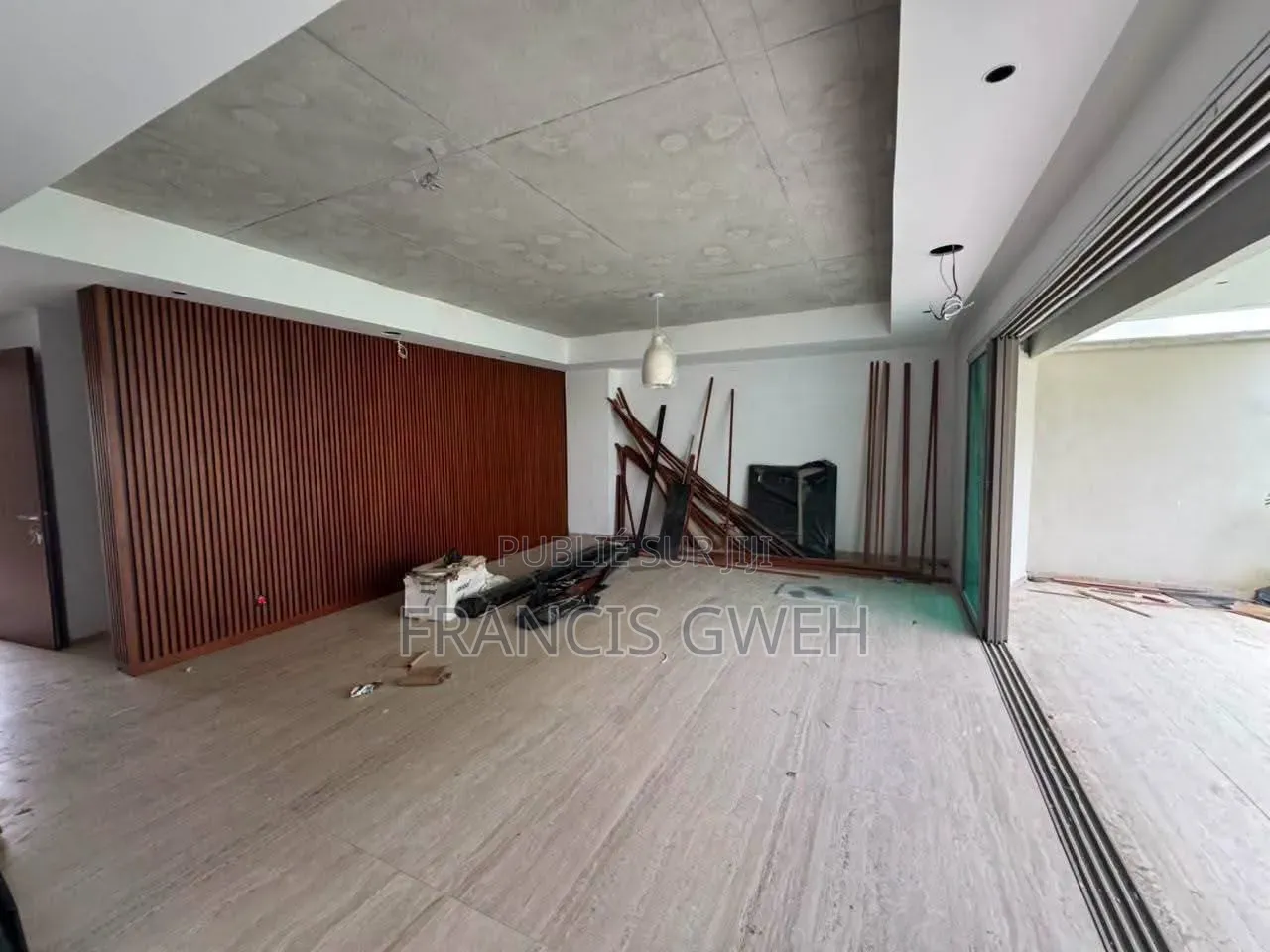 6chbre Duplex dans Francis Gweh, Cocody à Louer