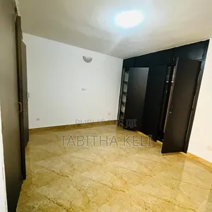 3chbre Appartement dans Francis Gweh, Cocody à Louer