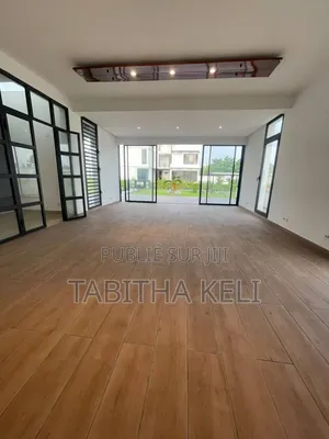 5chbre Duplex dans Francis Gweh, Cocody à Louer