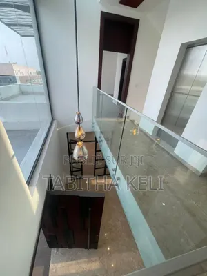 5chbre Duplex dans Francis Gweh, Cocody à Louer