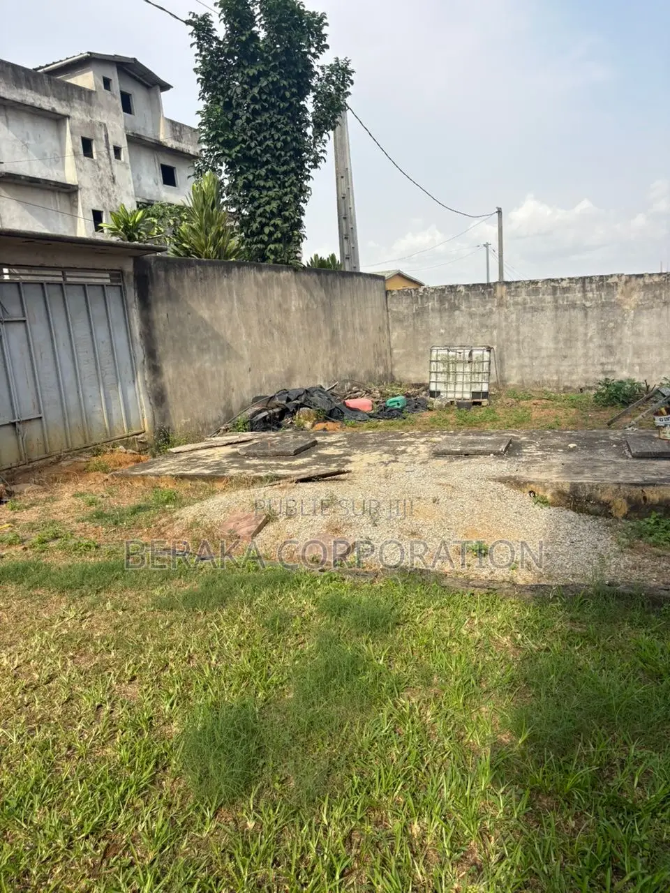 6chbre Villa dans Beraka Corporation, Cocody à Vendre