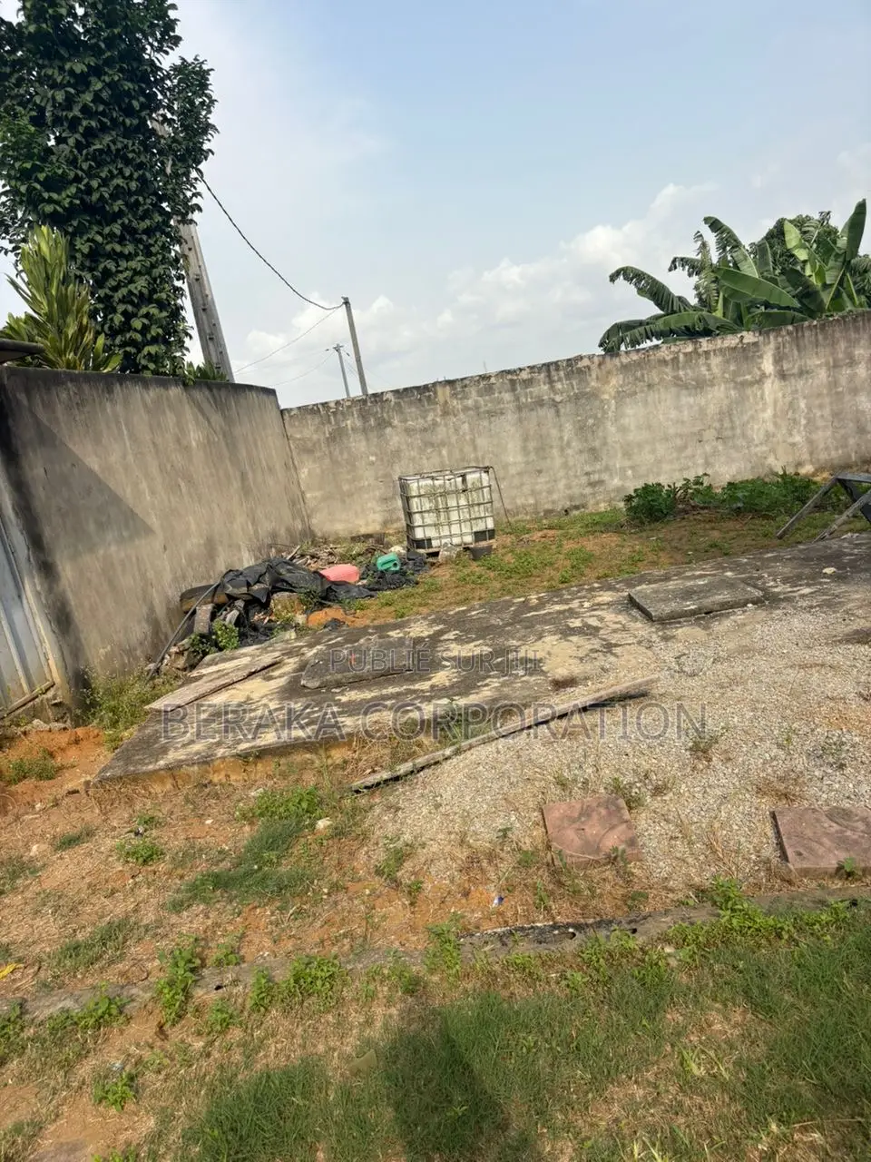 6chbre Villa dans Beraka Corporation, Cocody à Vendre