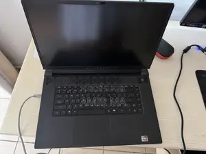 Ordinateur portable Alienware 17 R5 16GB AMD Ryzen SSD 512GB