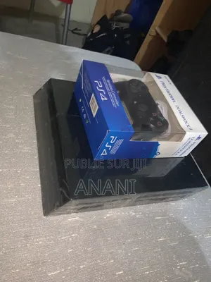 PS4 Fat Craqué Avec Une Manette Et 10 Jeux Déjà Installés