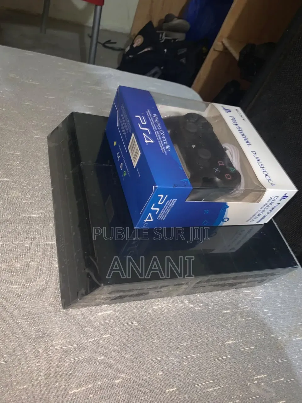 PS4 Fat Craqué Avec Une Manette Et 10 Jeux Déjà Installés