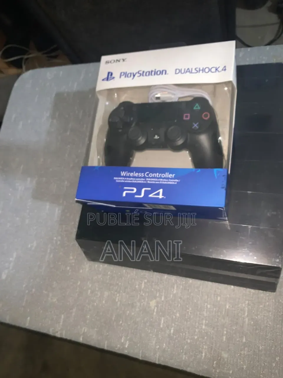 PS4 Fat Craqué Avec Une Manette Et 10 Jeux Déjà Installés