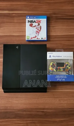 PS4 Fat Non Craqué Avec Une Manette Et Un CD