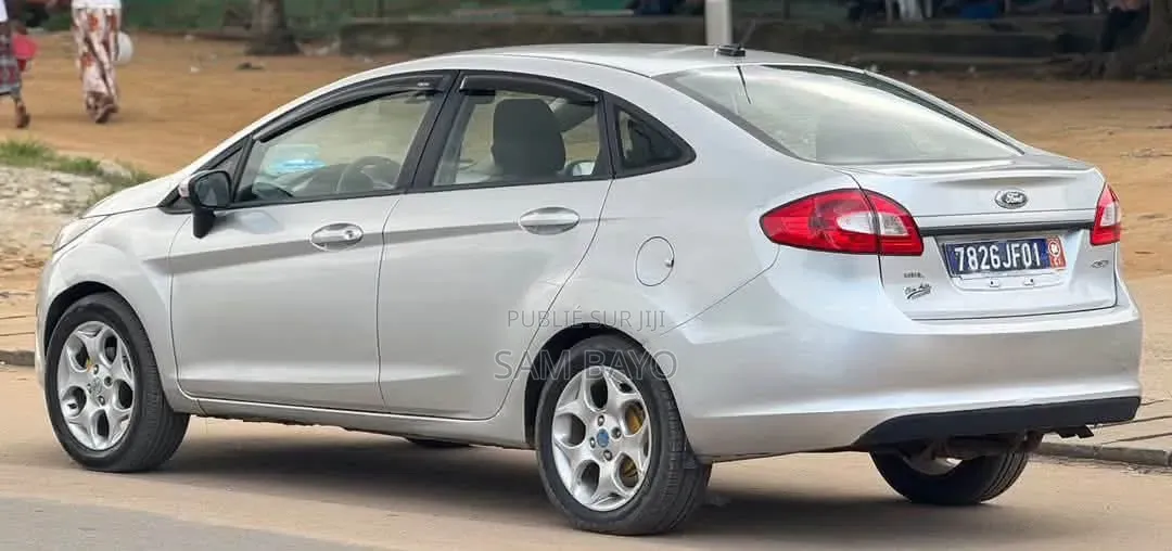 Ford Fiesta 2012 Argenté