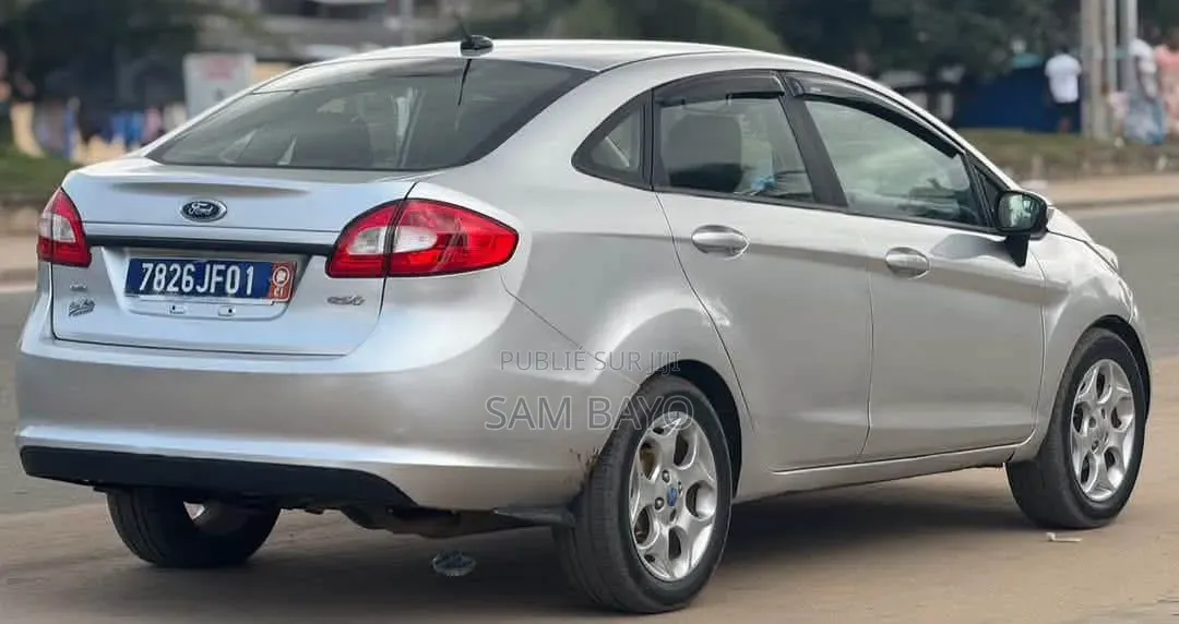 Ford Fiesta 2012 Argenté