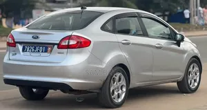 Ford Fiesta 2012 Argenté