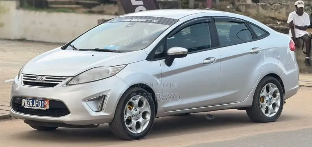 Ford Fiesta 2012 Argenté