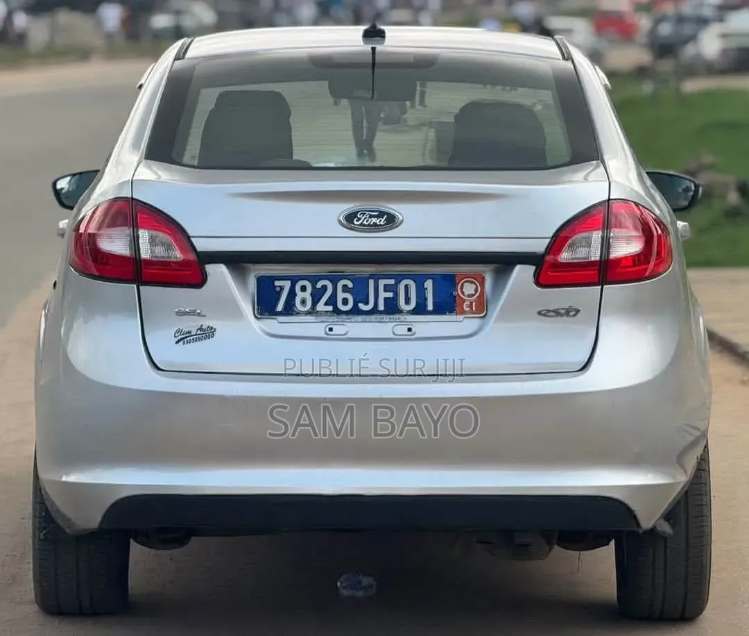 Ford Fiesta 2012 Argenté