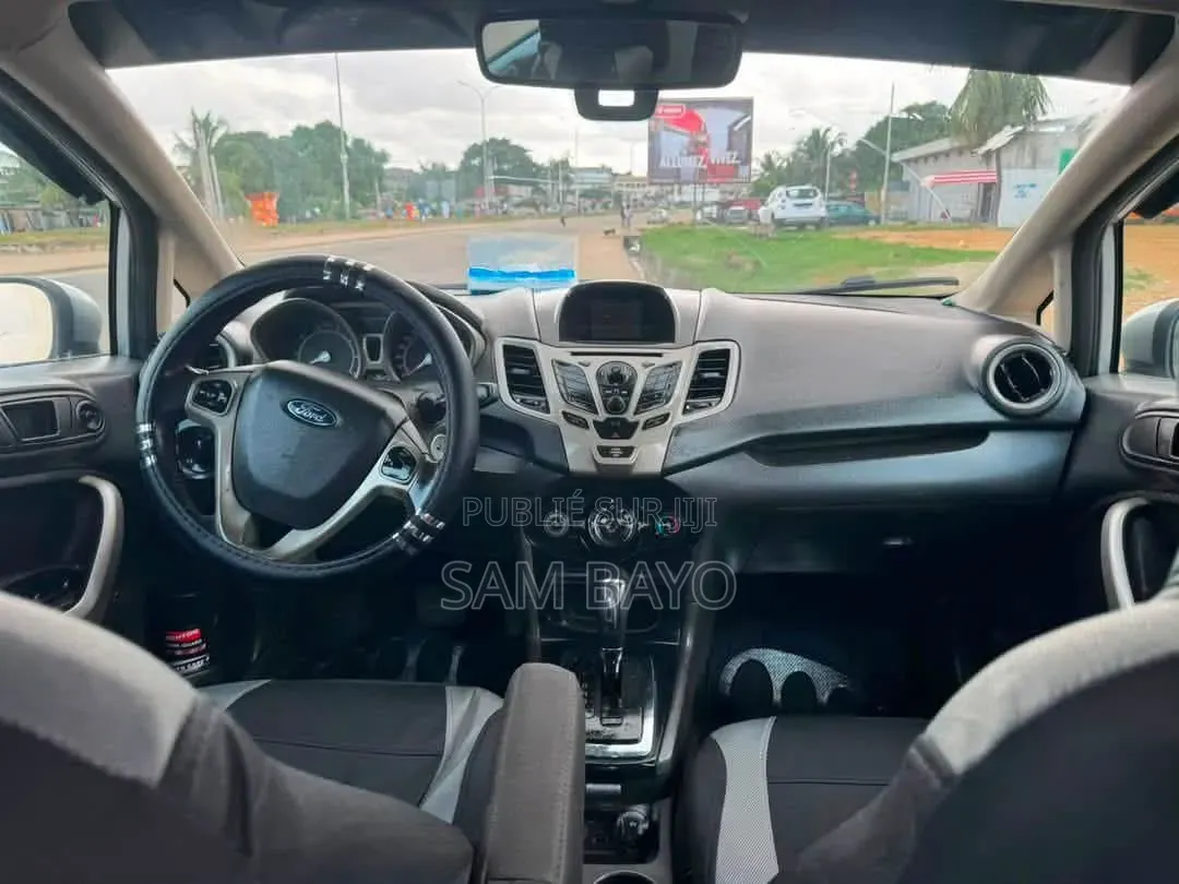 Ford Fiesta 2012 Argenté