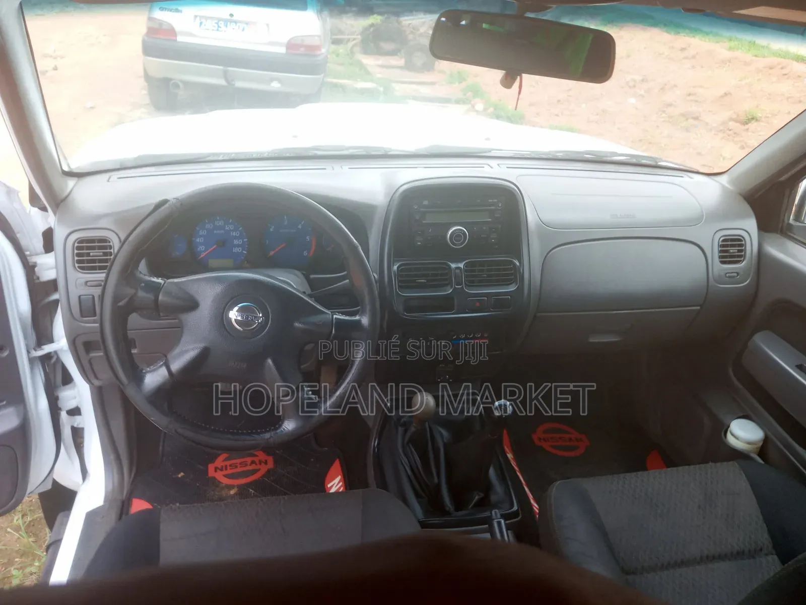 Nissan Hardbody 2018 Blanc