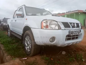 Nissan Hardbody 2018 Blanc