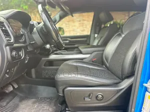 Dodge RAM 2023 Bleu