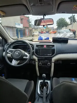 Toyota Rush 1.5 AWD 2020 Gris
