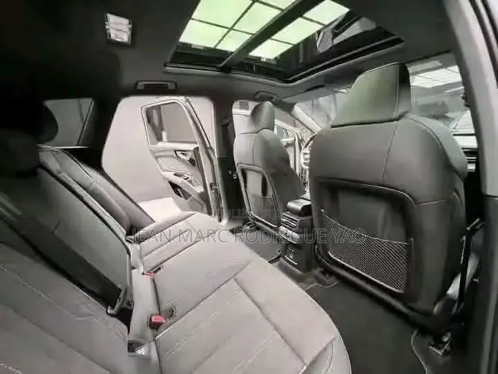 Nouveau Audi Q4 e-tron 2026 Beige