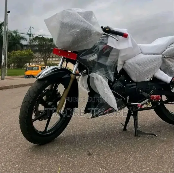Nouveau TVS Apache 180 RTR 2024 Noir